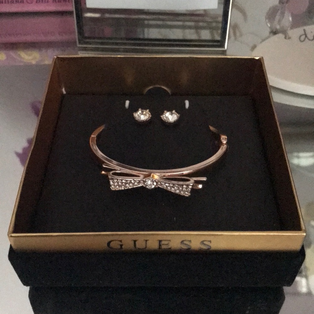 Guess bracelet and earrings set